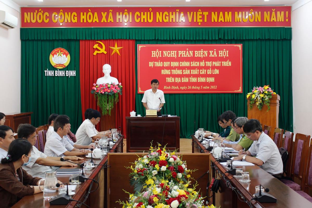 Ông Nguyễn Xuân Vĩnh, Phó Chủ tịch thường trực Ủy ban MTTQ Việt Nam tỉnh Bình Định, phát biểu tại Hội nghị. 