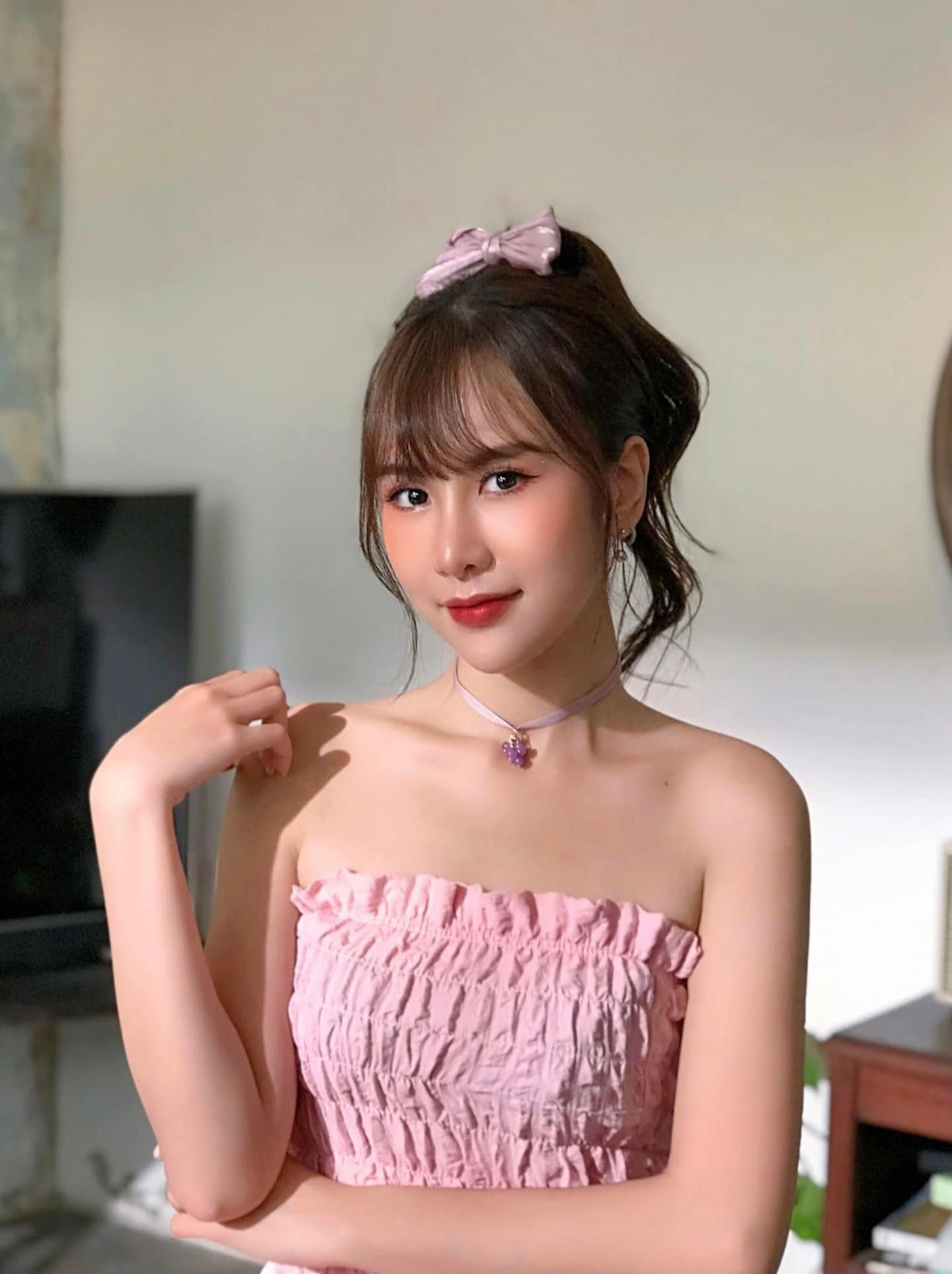 Nhan sắc đời thực trong veo của Jenna Anh Phương. 