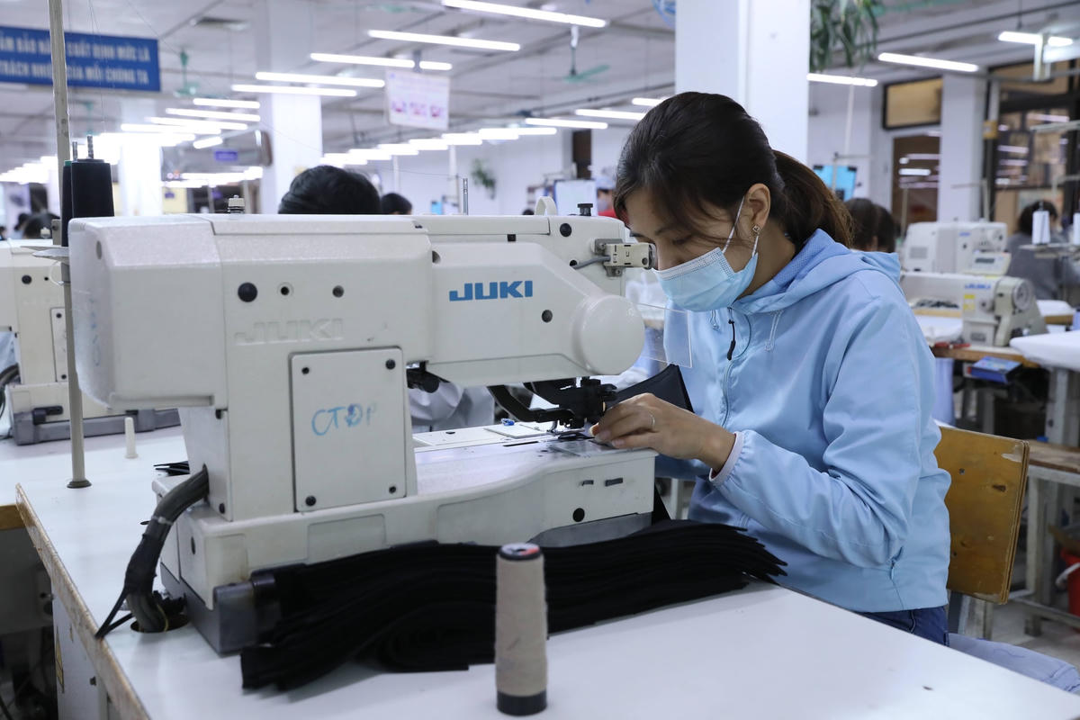 Đơn hàng của doanh nghiệp dệt may đã phục hồi khoảng 80% so với trước. Ảnh: Quang Vinh.