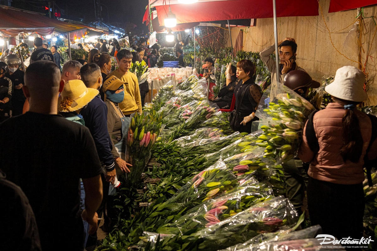 W_cho_hoa_tet-le-khanh44.jpg