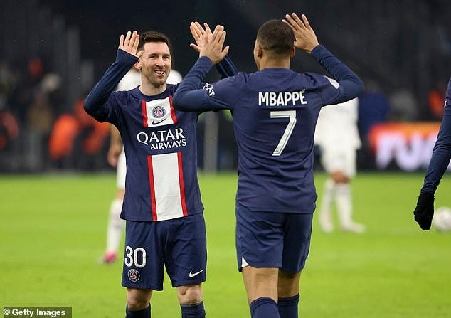 Messi muốn ở lại PSG thêm một mùa giải nữa (Ảnh: Getty).