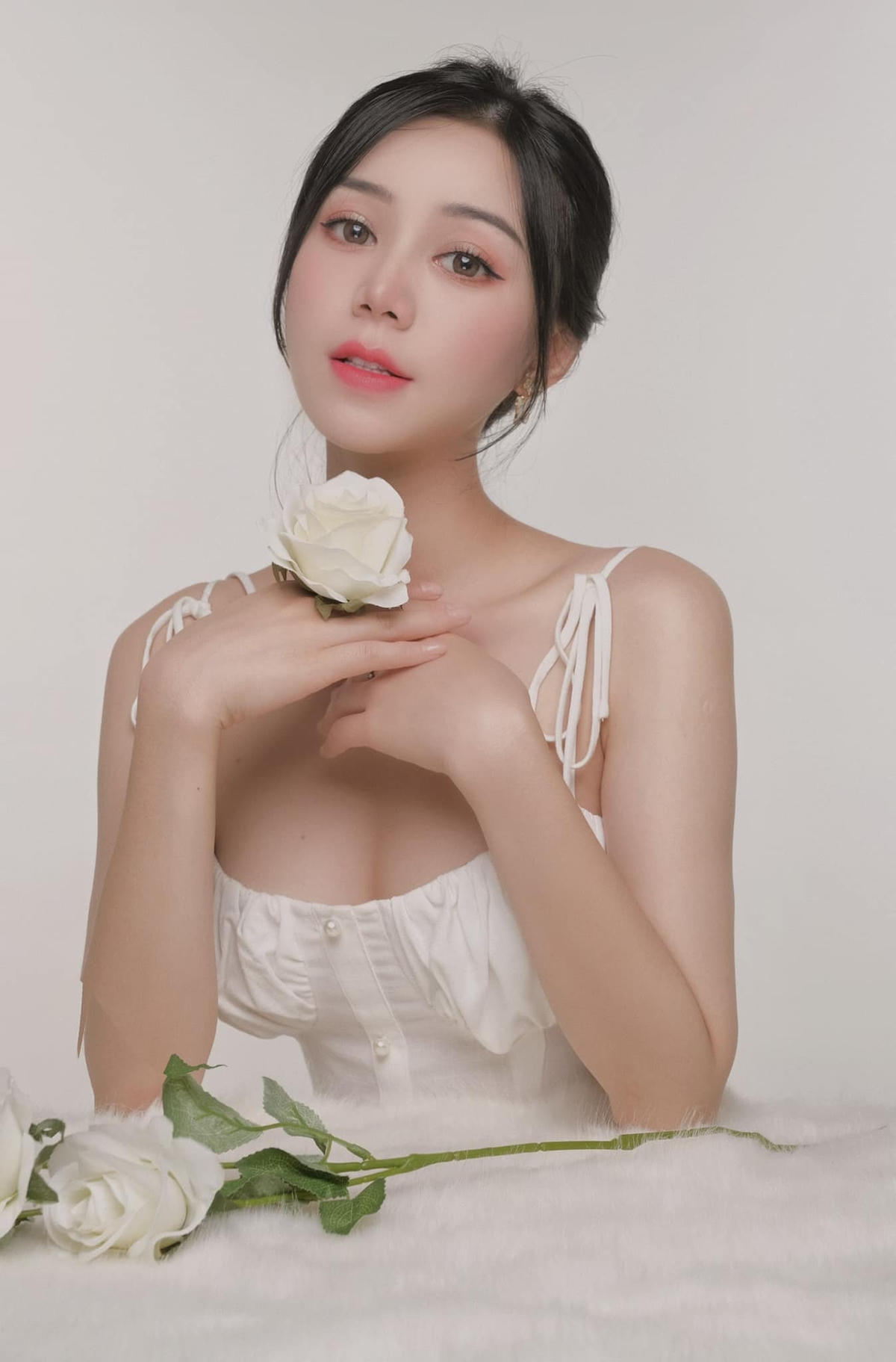 Tự nhận xét về sự thay đổi của bản thân sau nhiều năm làm nghề, Quỳnh Kool nói khác biệt lớn nhất của cô hiện tại là sự bình tĩnh trong nội tâm.