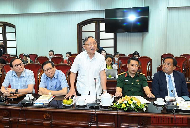 Đại biểu tham dự lễ phát động phát biểu ý kiến. 
