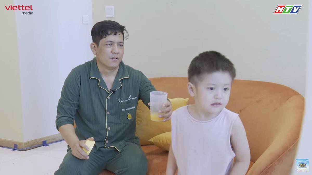 Bé Tết không chịu dùng đồ ăn sáng tự tay Đức Thịnh chuẩn bị. 
