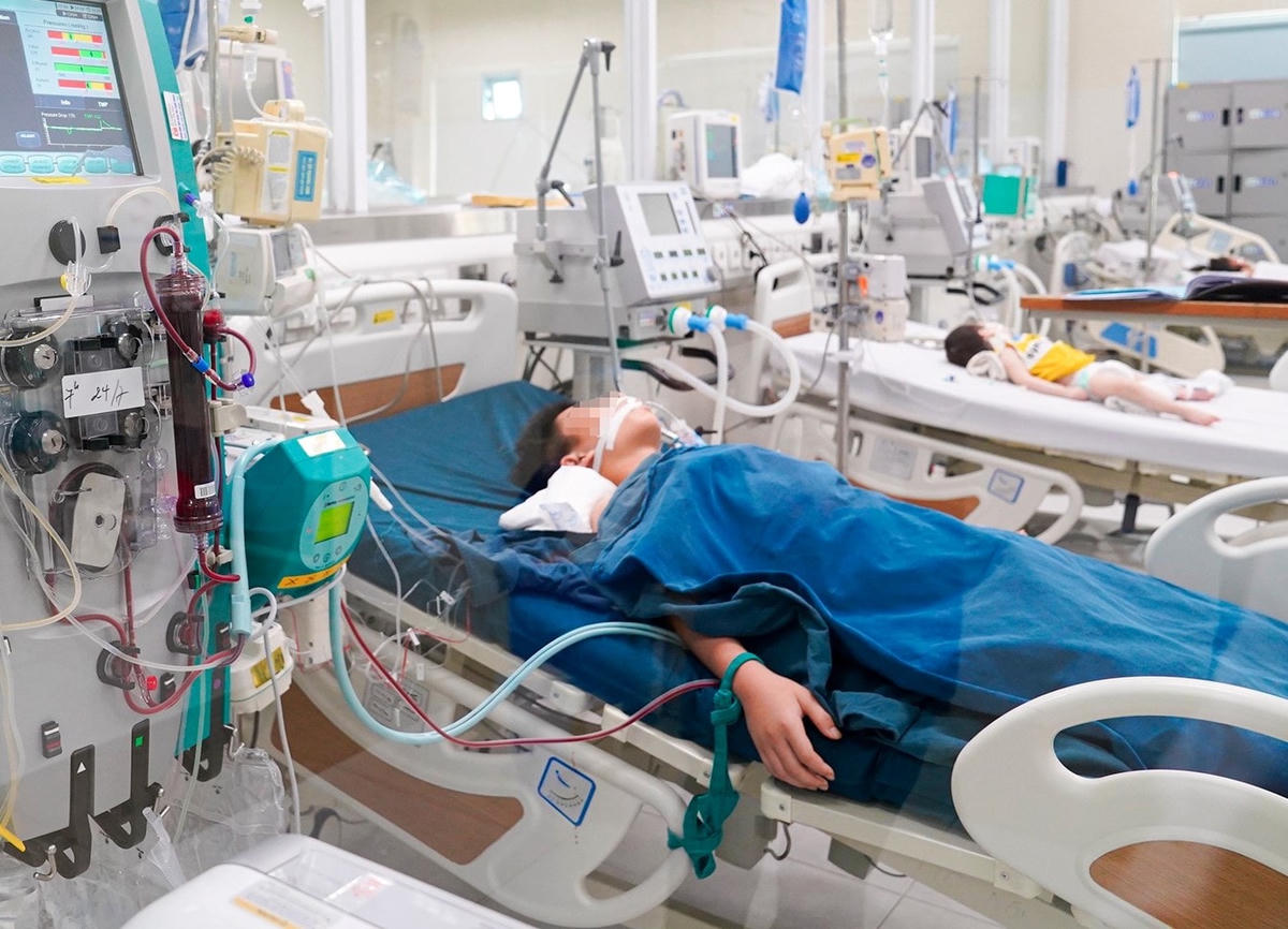 Trẻ bị đuối nước điều trị tại Bệnh viện Nhi trung ương. Ảnh: BVCC.