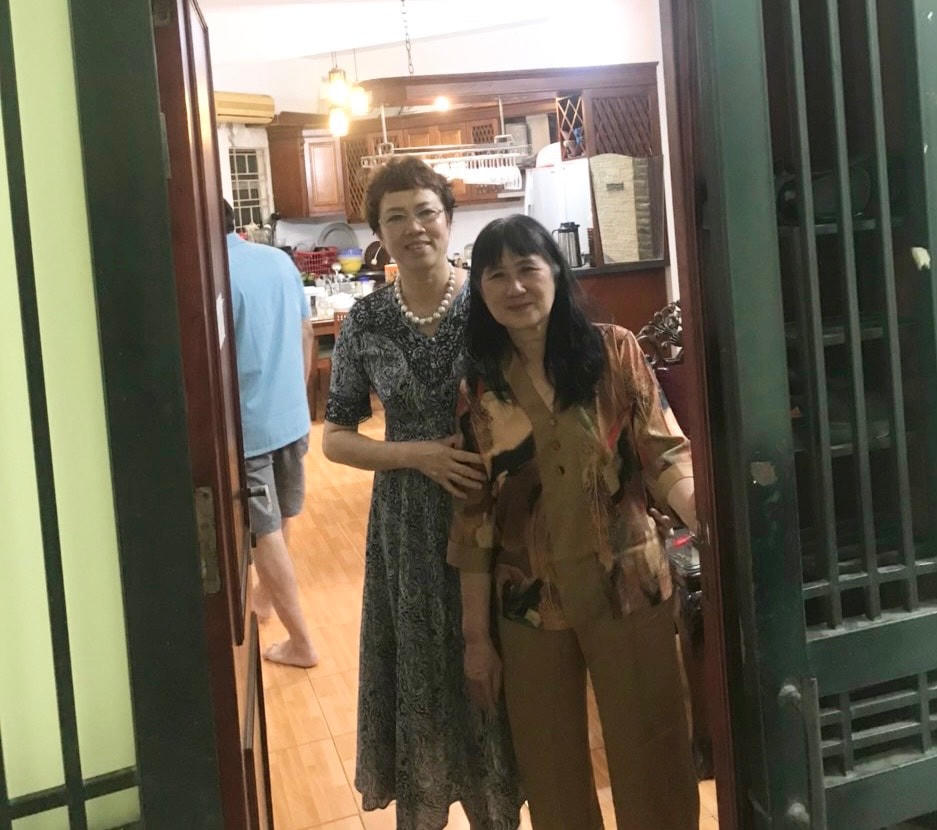 Bà Liên được Ban Quản lý Yên Tử hộ trợ phương tiện về đến nhà an toàn, sức khoẻ ổn định. Ảnh: Trang Thông tin điện tử TP Uông Bí.