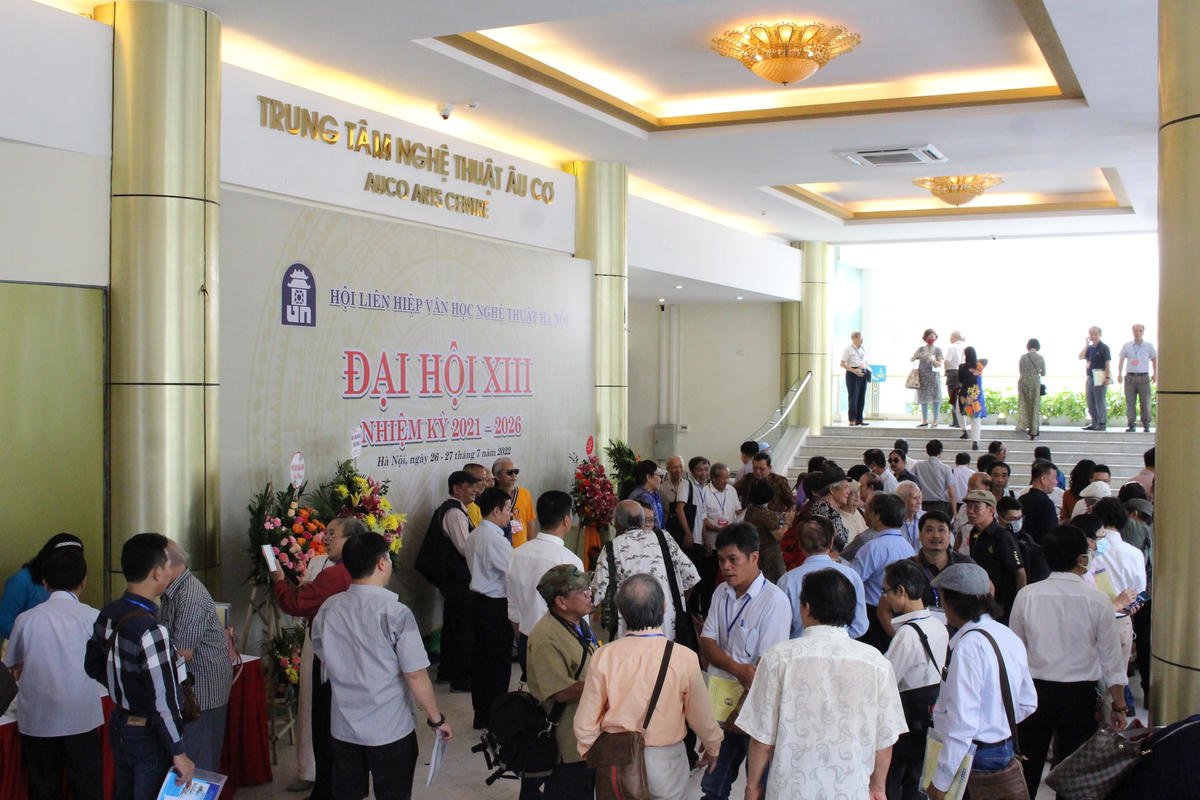 Không khí bên lề Đại hội.