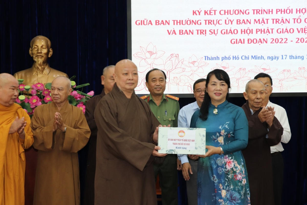 Ký kết về chương trình phối hợp công tác giai đoạn 2022-2027 giữa các bên.