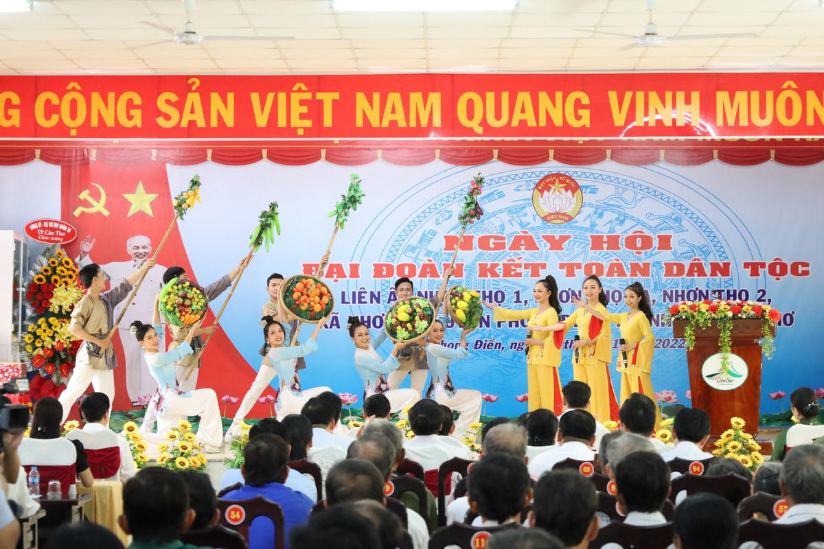 Quang cảnh ngày hội.