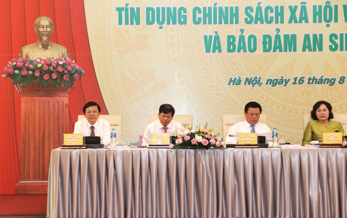 Chủ trì Hội thảo.