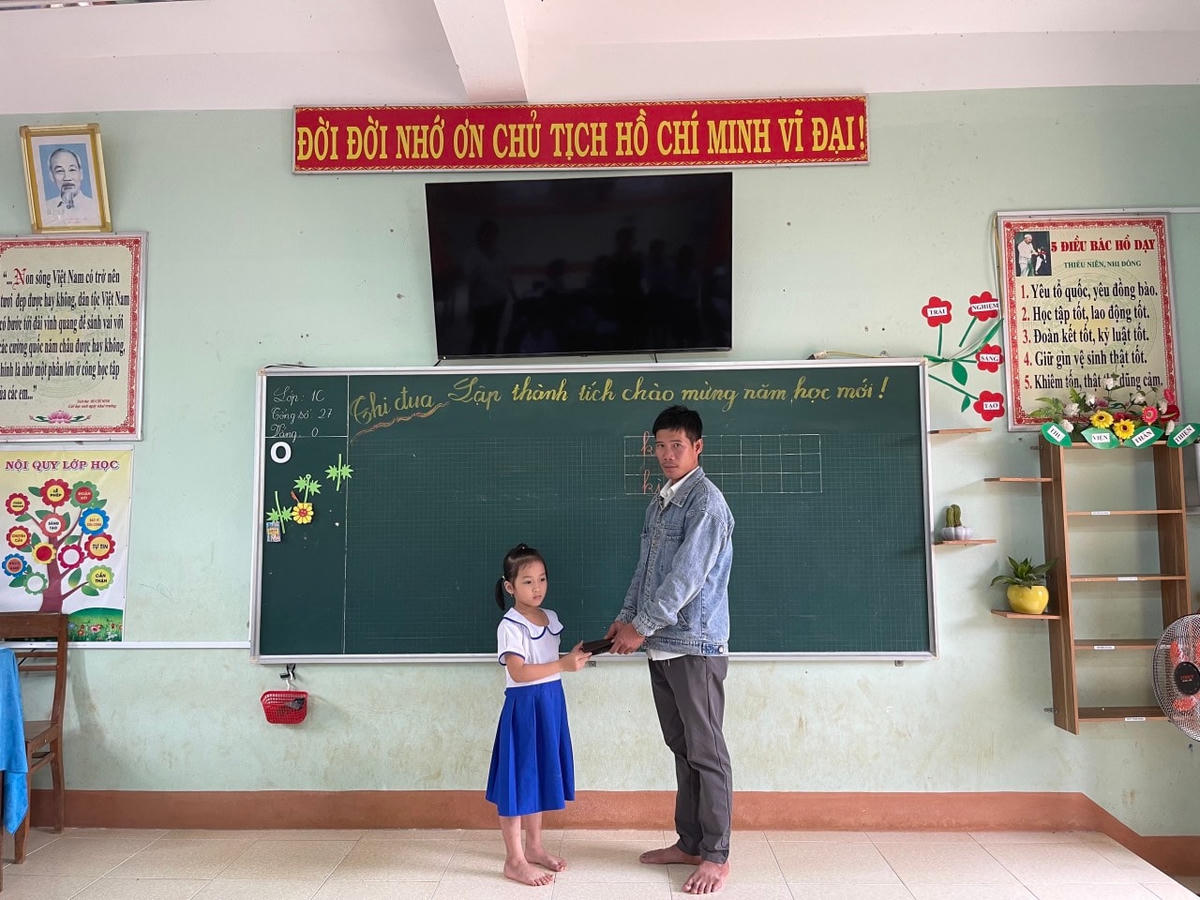 Anh Long đã nhận lại được đồ bị làm rơi trước đó.