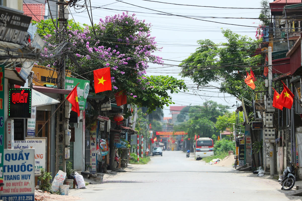 Xây dựng nông thôn mới phải đảm bảo quy hoạch nhưng vẫn giữ được không gian truyền thống của mỗi làng quê. Ảnh: Quang Vinh.
