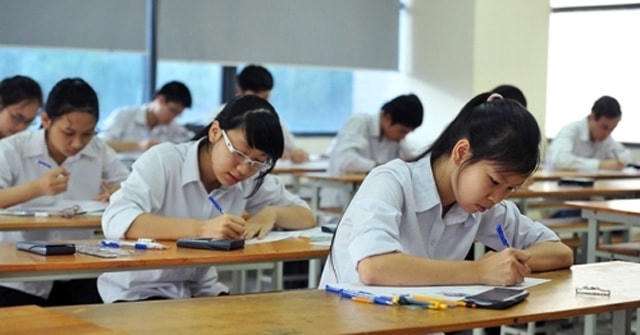 Học sinh lớp 12 Hà Nội tham dự kiểm tra khảo sát năm 2022. Ảnh: VGP.