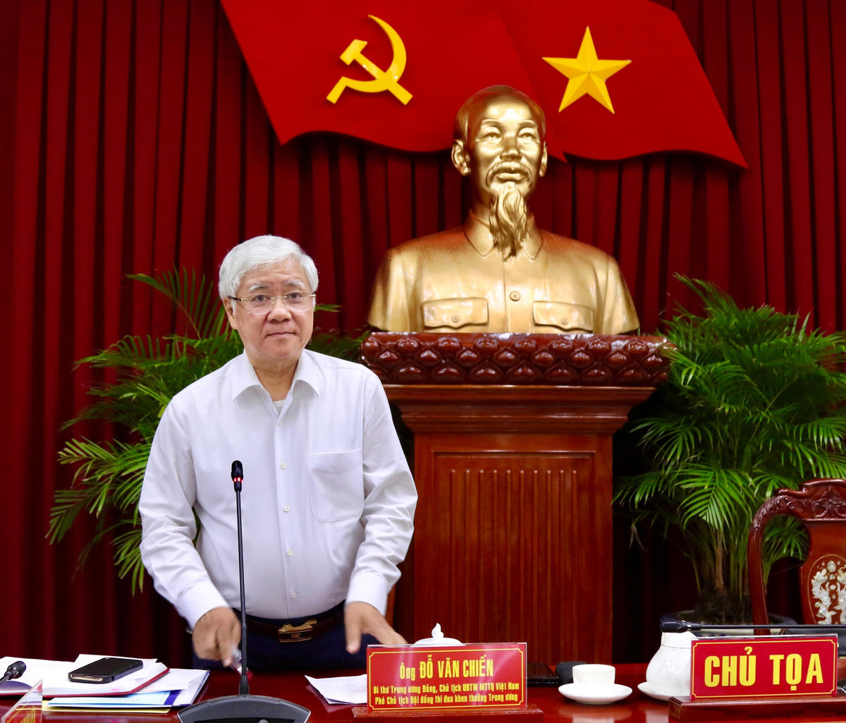 Bí thư Trung ương Đảng, Chủ tịch UBTƯ MTTQ Việt Nam Đỗ Văn Chiến phát biểu tại Hội nghị.