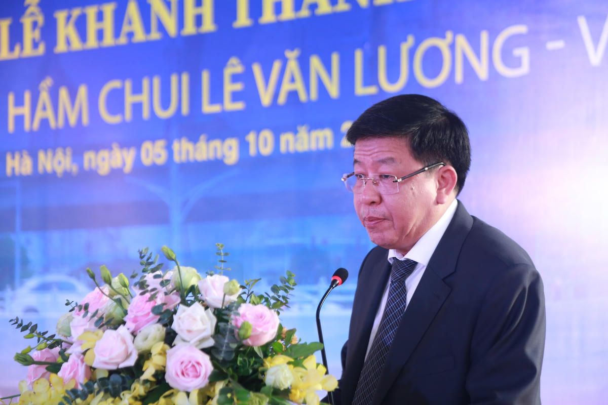 Ông Dương Đức Tuấn, Phó Chủ tịch UBND TP Hà Nội phát biểu tại buổi lễ thông xe.