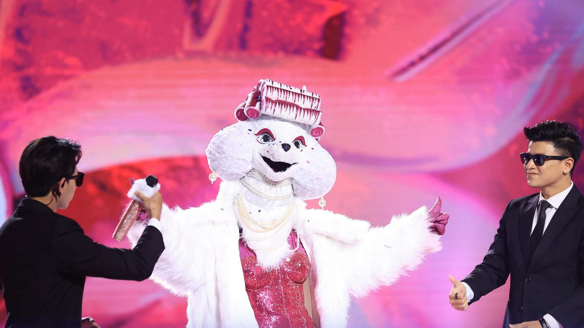 Sự xuất hiện của nhân vật mascot Cún tóc lô trong “Ca sĩ mặt nạ” mùa 2.