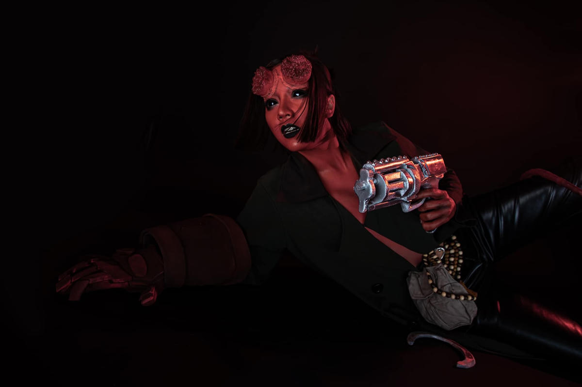 Halloween năm nay là ngày lễ khá đặc biệt với Di Băng, những ngày này nữ diễn viên vẫn không quên hóa trang mình, lên đồ ma mị, bí ẩn cùng các con vui chơi. 