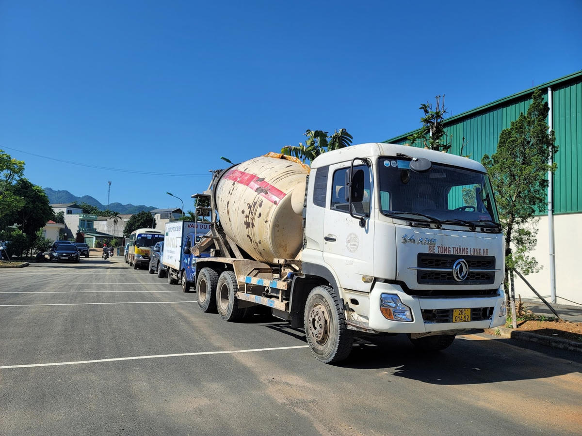 Đây là trung tâm đăng kiểm duy nhất ở Hoà Bình có địa chỉ ở tổ 7, phường Thống Nhất, TP Hoà Bình, tỉnh Hoà Bình với 2 dây chuyền kiểm định.