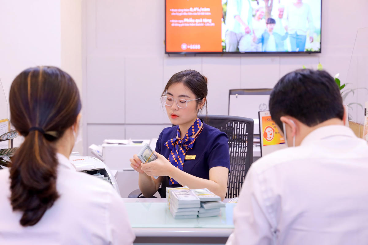 Lượng kiều hối chuyển về trong nước được dự báo sẽ tiếp tục tăng trong thời gian tới. Ảnh: Quang Vinh.