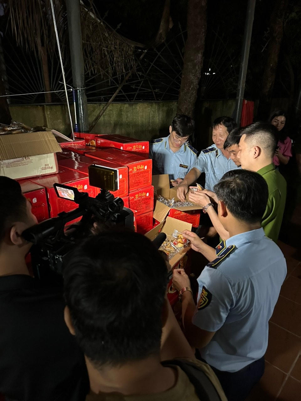 Hà Nội: Hơn 120.000 bánh trung thu nghi nhập lậu bị phát hiện