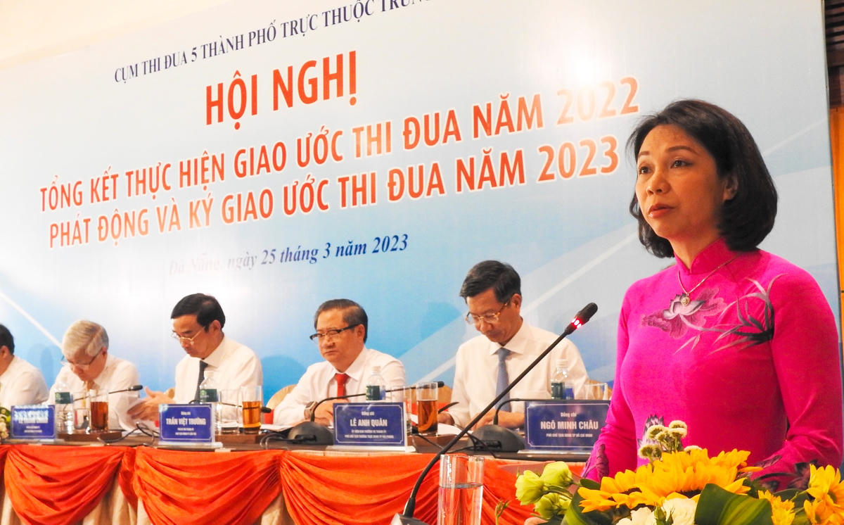 Chủ tịch Đỗ Văn Chiến dự, chỉ đạo Hội nghị Cụm thi đua 5 TP trực thuộc Trung ương