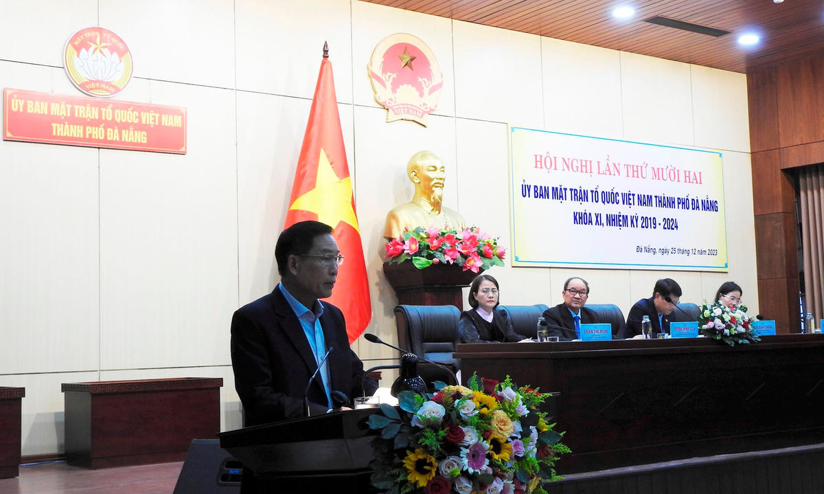 c-loan-phan-bien9574.jpg