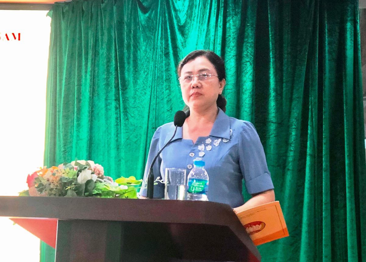 Bà Lê Thị Ngọc Huyền - Phó Chủ tịch UBMTTQ tỉnh Thanh Hóa phát biểu tại hội nghị.