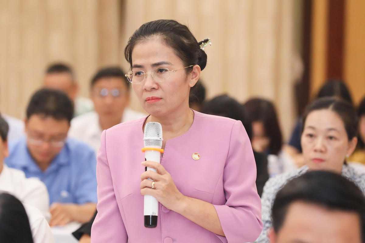 Bà Võ Thị Minh Sinh, Chủ tịch Ủy ban MTTQ tỉnh Nghệ An phát biểu. Ảnh: Quang Vinh.