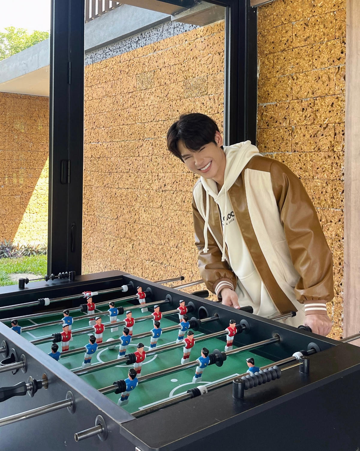 Thái Vũ vừa tốt nghiệp khoa Luật Kinh tế, Đại học Luật Hà Nội. Ảnh: NVCC. 