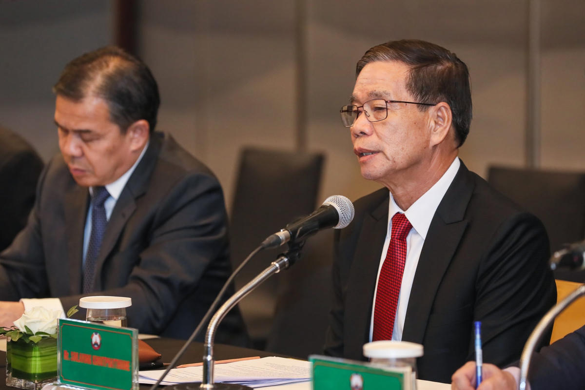 Chủ tịch Uỷ ban Trung ương Mặt trận Lào xây dựng đất nước Sinlavong Khoutphaythoune phát biểu tại Hội đàm. Ảnh: Quang Vinh.