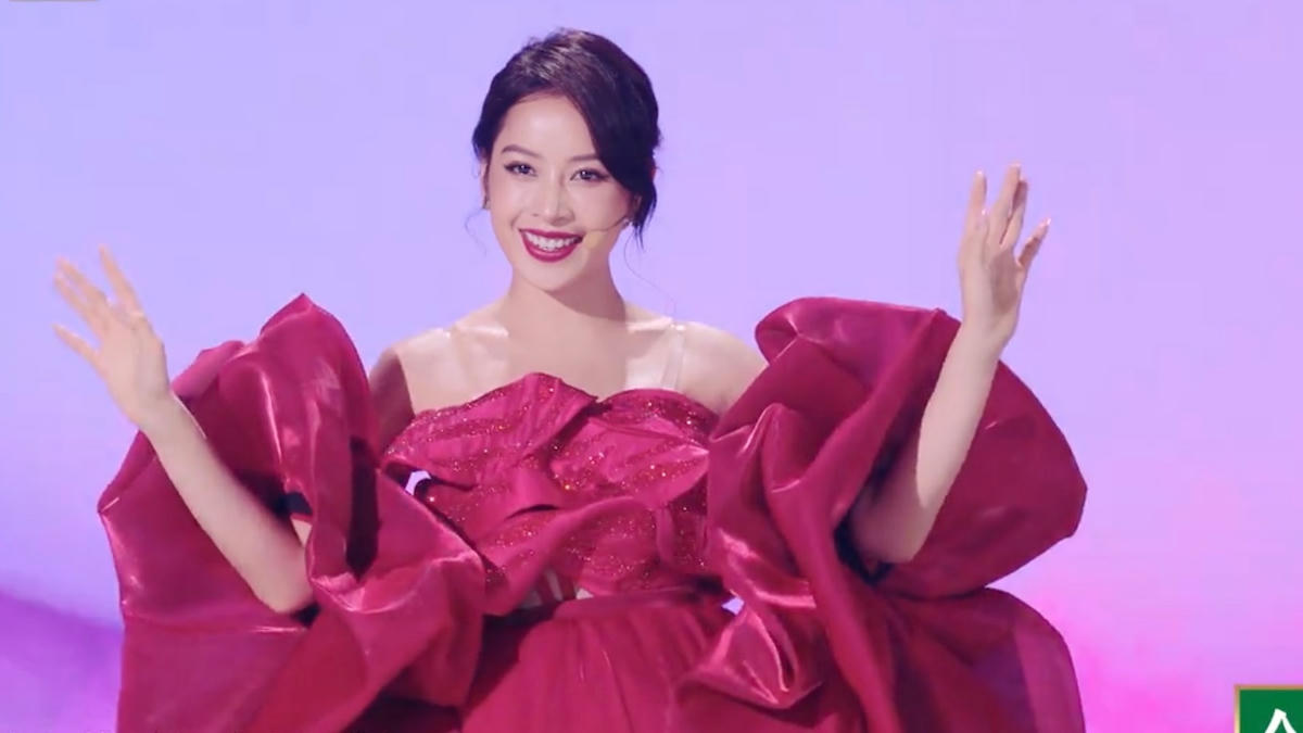 Chi Pu thể hiện bài “Đóa hoa hồng” trong tập 1 show "Đạp gió 2023".