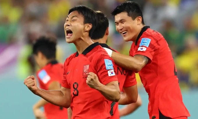 Paik Seung Ho ăn mừng bàn thắng ghi được vào lưới Brazil.