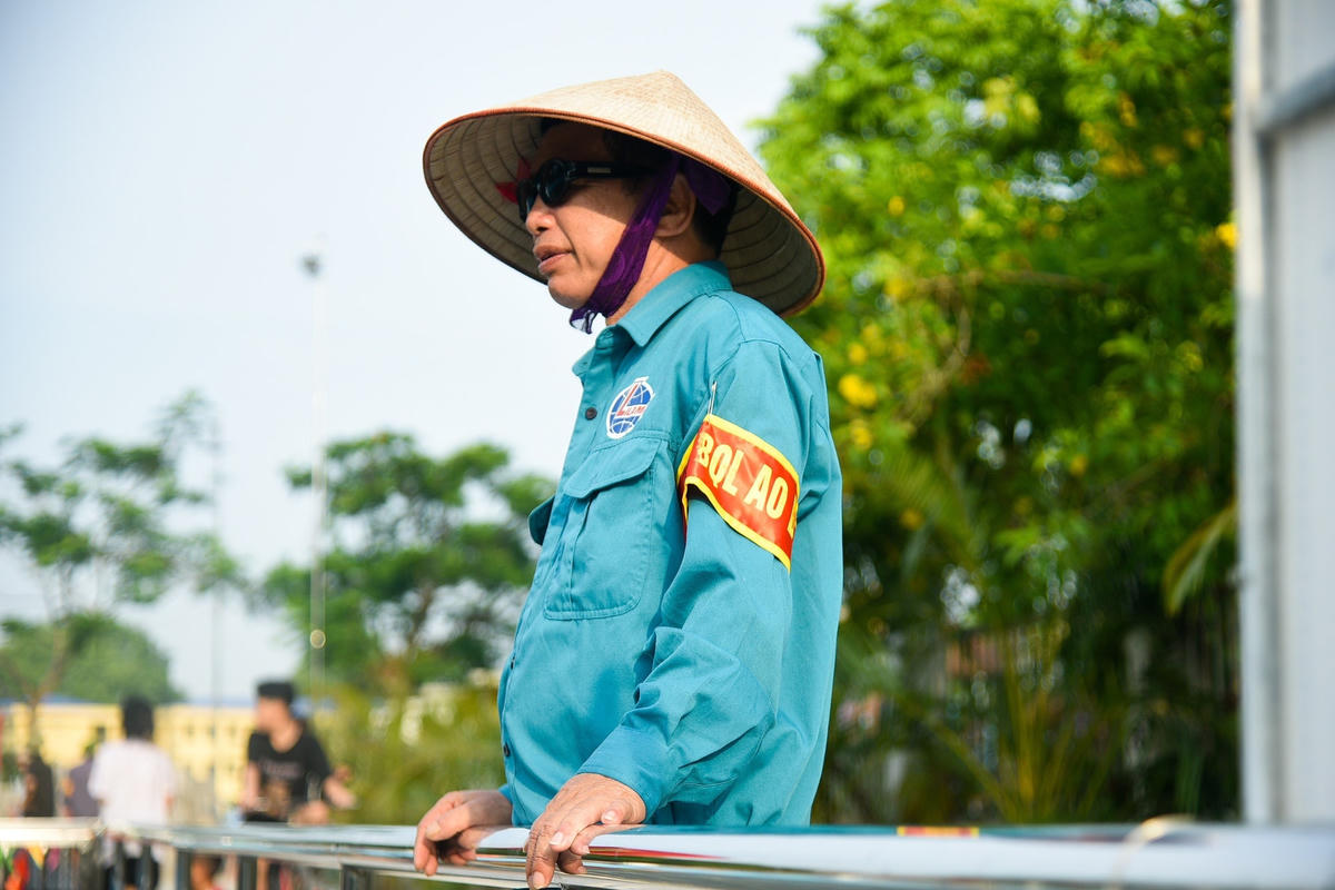 Dân ngoại thành Hà Nội chi 1,3 tỷ đồng 'biến' ao làng thành bể bơi miễn phí