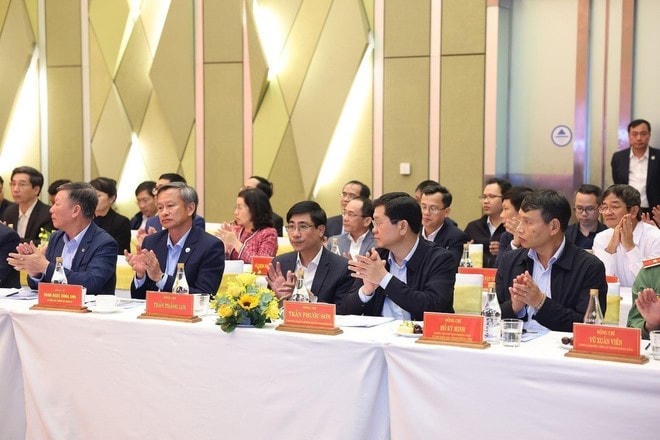 Lãnh đạo thành phố Đà Nẵng tham dự buổi làm việc. (Ảnh: Dương Giang/TTXVN) thu-tuong-tp-da-nang-2-6221.jpg