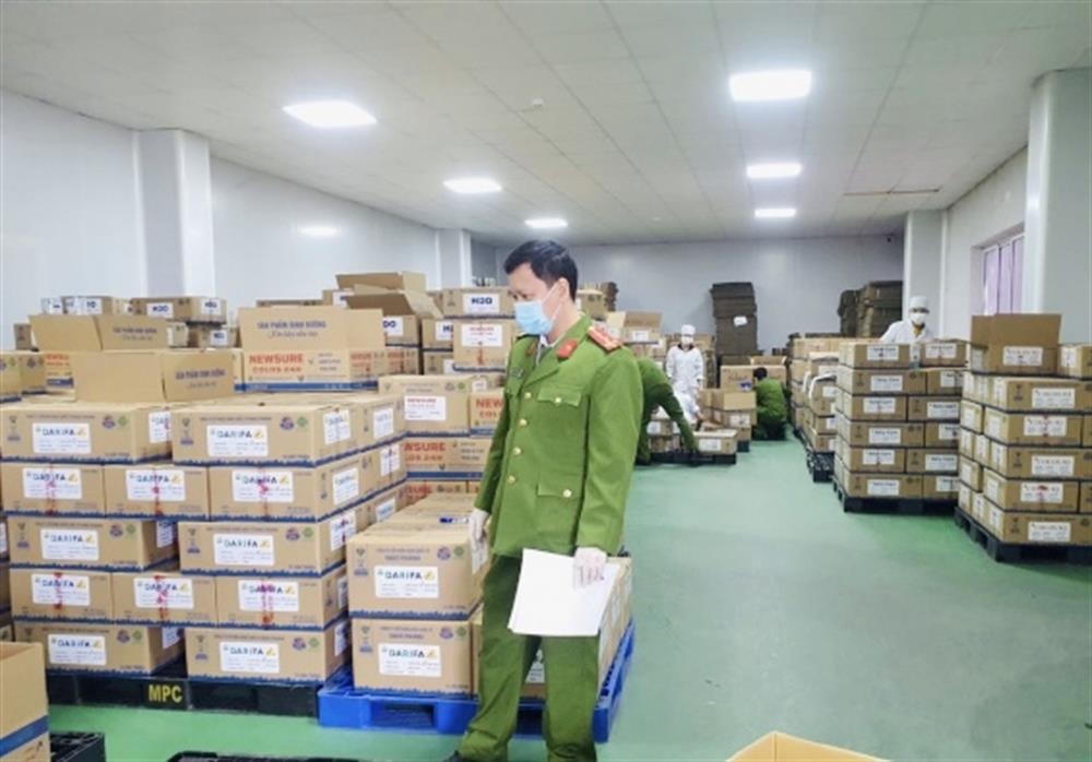 Hàng ngàn hộp sữa giả trong đường dây sản xuất sữa giả tại Công ty CP Dược quốc tế Rance Pharma và Công ty CP Dược dinh dưỡng Hacofood Group. Ảnh: Bộ Công an