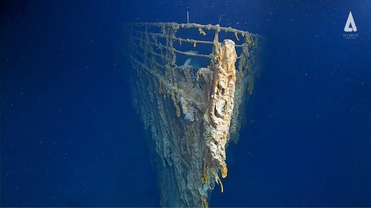 Áp lực nước mà các tàu giải cứu phải chịu khi lặn xuống khu vực xác tàu Titanic lên tới hơn 2.000 kg/inch. Ảnh: Reuters.