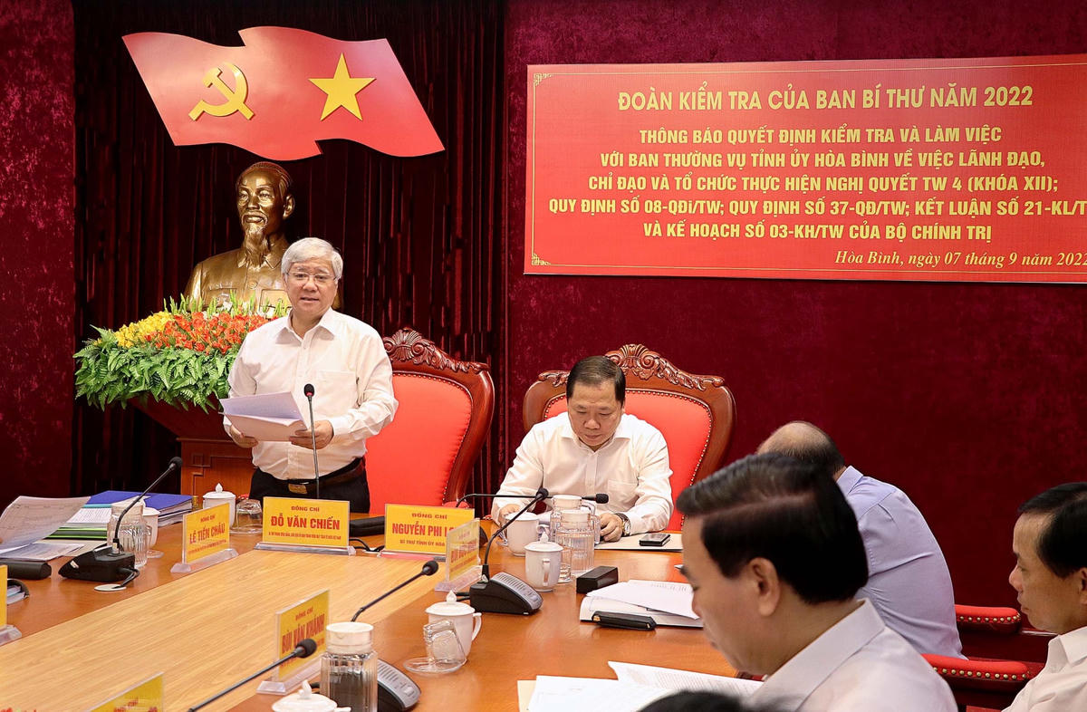 Bí thư Trung ương Đảng, Chủ tịch UBTƯ MTTQ Việt Nam Đỗ Văn Chiến phát biểu tại buổi làm việc. Ảnh: Thanh Hải.