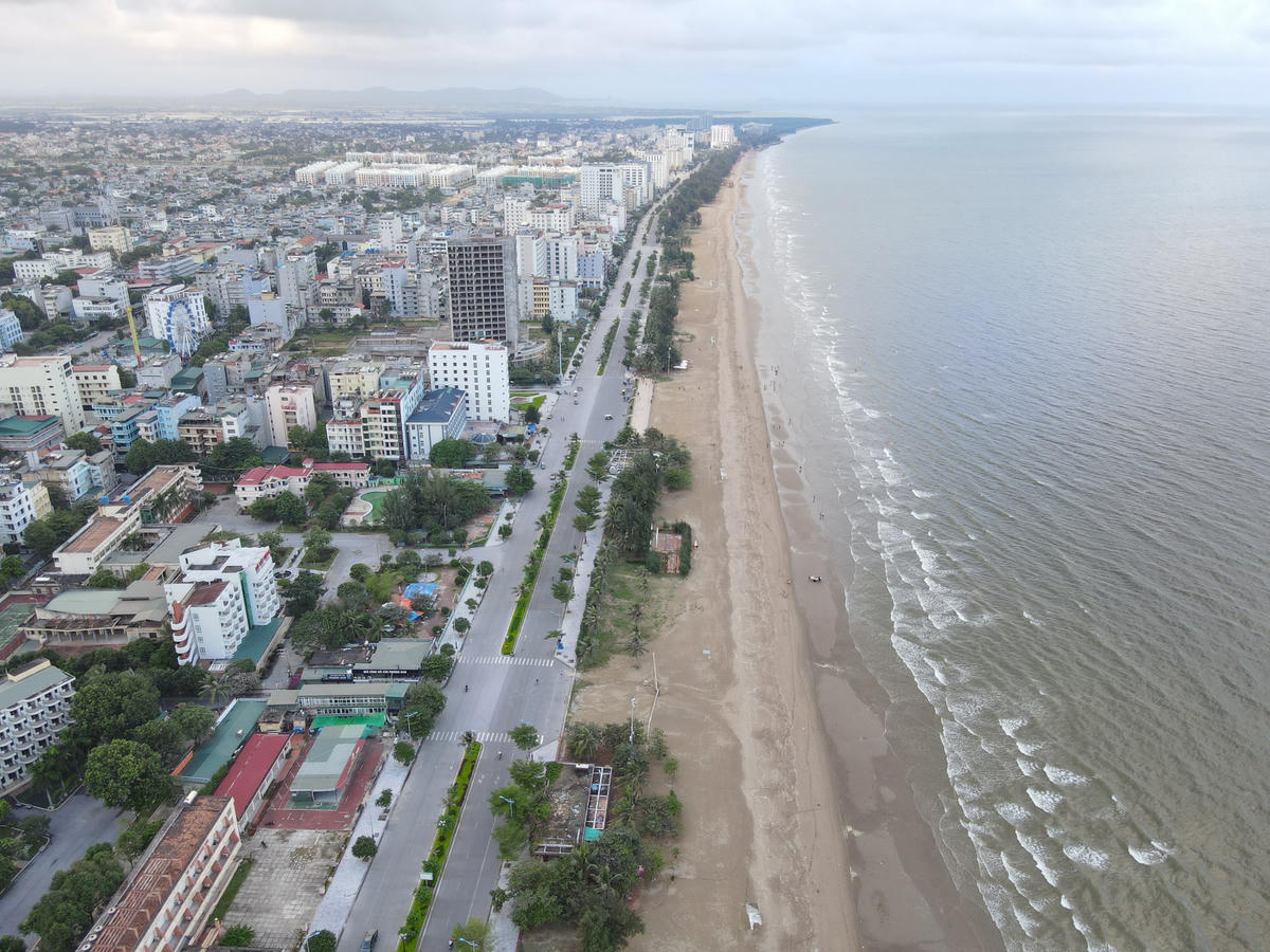 Kỳ vọng về một Sầm Sơn 4 mùa có lẽ phải chờ thêm nhiều năm nữa.