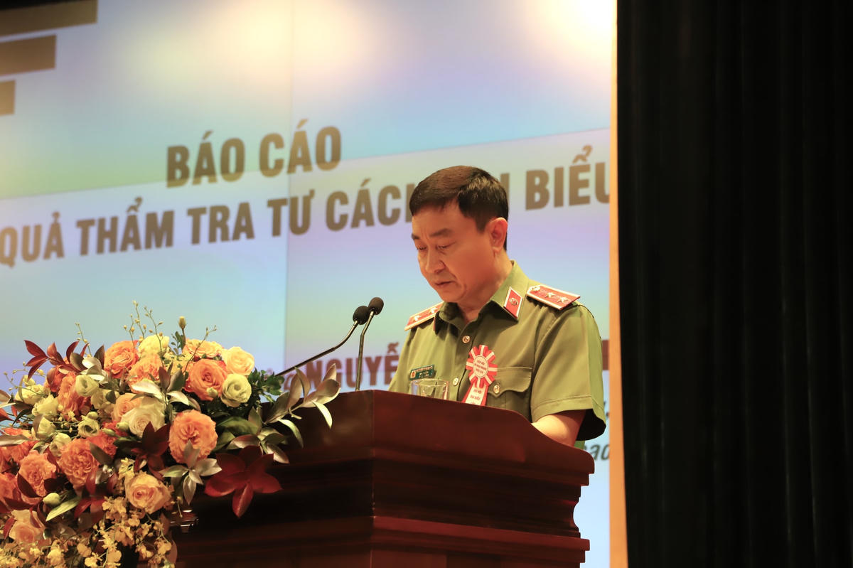 Trung tướng Nguyễn Minh Chính, Ủy viên Đảng ủy Công an Trung ương, Cục trưởng A05, Bộ Công an trình bày Báo cáo kết quả thẩm tra tư cách đại biểu là hội viên; thông qua Quy chế và Chương trình họp của Đại hội lần thứ nhất.