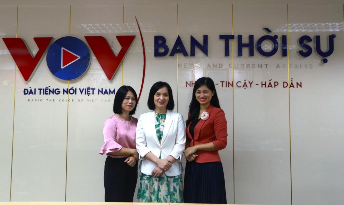 Nhóm tác giả: Lại Thị Hoa, Nguyễn Thị Hồng Nhung, Nguyễn Thị Tuyết Mai, Đài Tiếng nói Việt Nam.