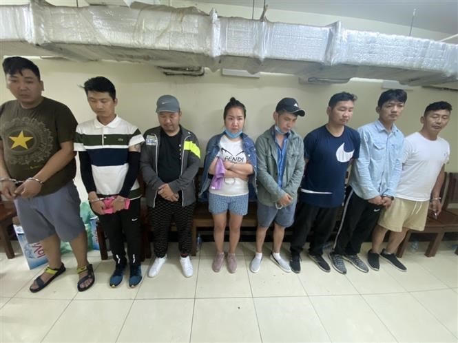 Các đối tượng người Mông Cổ bị bắt giữ. Ảnh: TTXVN.