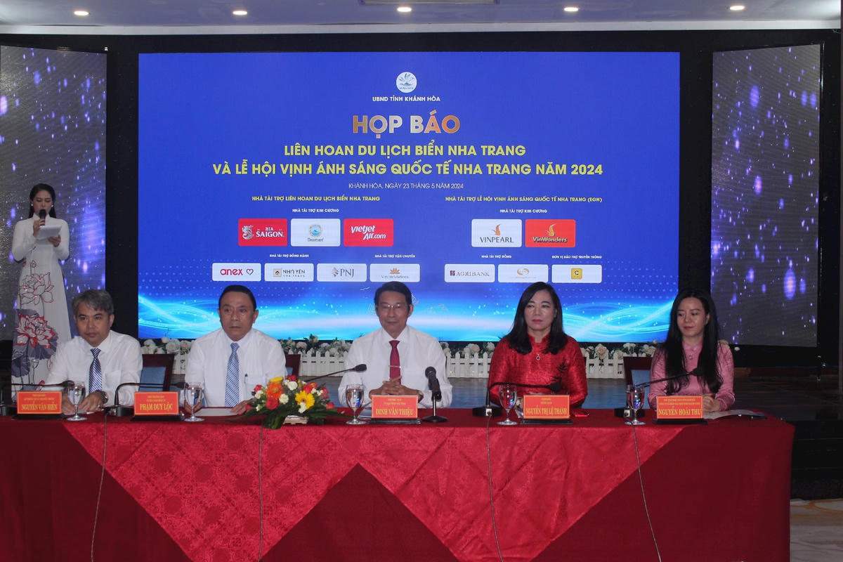 khanh-hoa-hop-bao-cong-bo-ve-viec-to-chuc-lien-hoan-du-lich-bien-va-le-hoi-anh-sang-quoc-te-nha-trang-2024..jpg