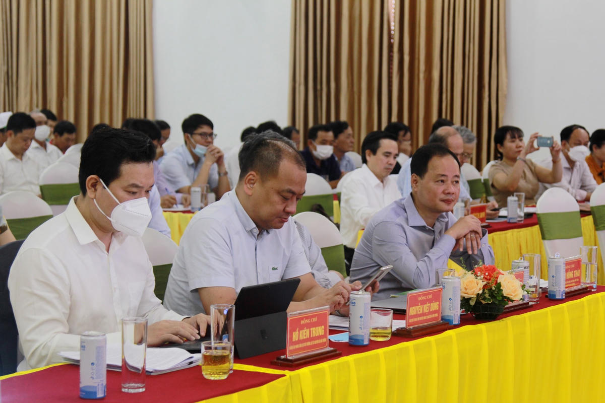 Đại diện Tổng cục Môi trường - Bộ Tài nguyên và Môi trường cùng dự.