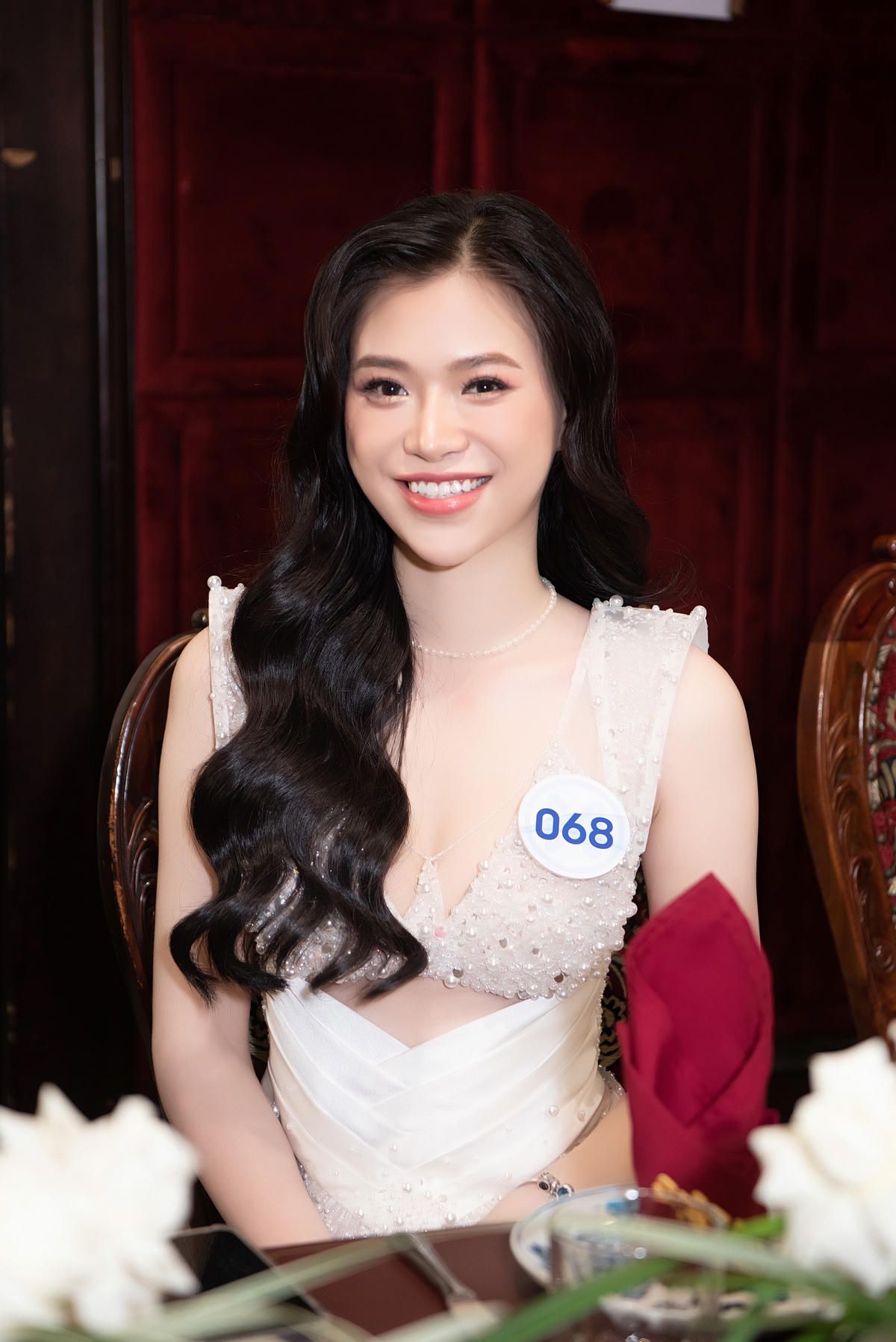 Thí sinh Mai Thị Hà Thu (22 tuổi, quê Hải Phòng) không chỉ sở hữu nhan sắc xinh đẹp mà còn gây "choáng" vì có thành tích đáng ngưỡng mộ. 