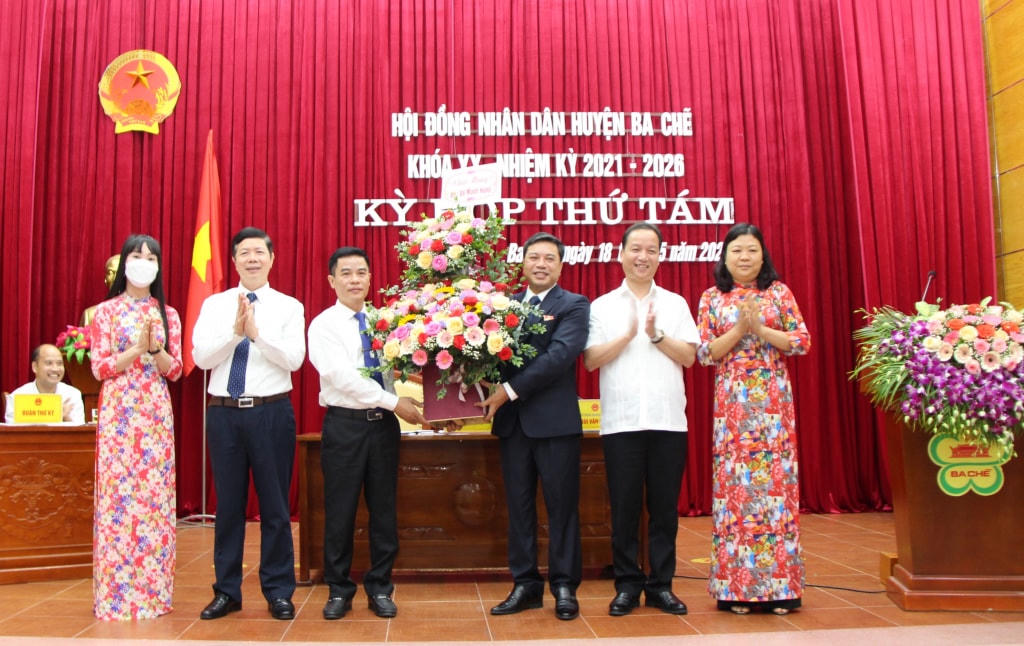 Ông Đỗ Mạnh Hùng, Phó Bí thư Huyện ủy được bầu giữ chức vụ Chủ tịch UBND huyện Ba Chẽ, nhiệm kỳ 2021-2026. Ảnh: Trung tâm TT&VH Ba Chẽ.
