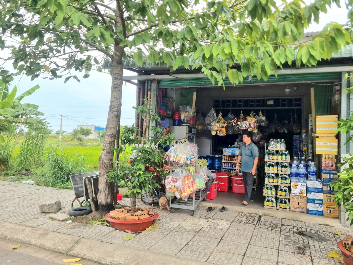 Quốc lộ 16 đoạn qua xã Mỹ Lý (tỉnh Nghệ An) hư hỏng nặng sau trận lũ vừa qua. Ảnh: Đ.B