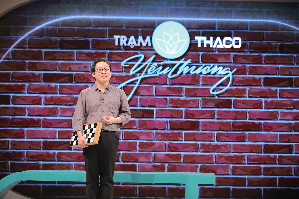 Khiếm khuyết không thể ngăn cản chàng trai trẻ chinh phục các thành tích với bộ môn cờ vua cũng như cống hiến cho xã hội.