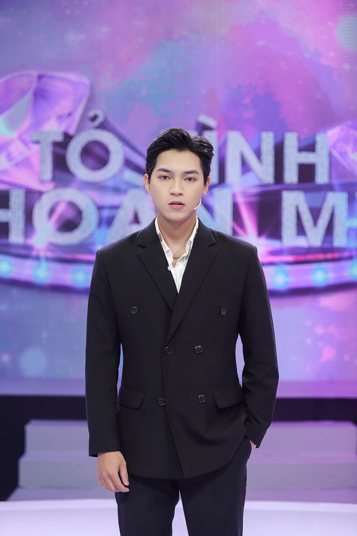 Nam chính điển trai Đức Việt xuất hiện với diện mạo đĩnh đạc, điển trai. Ảnh: Perfect Universe. 