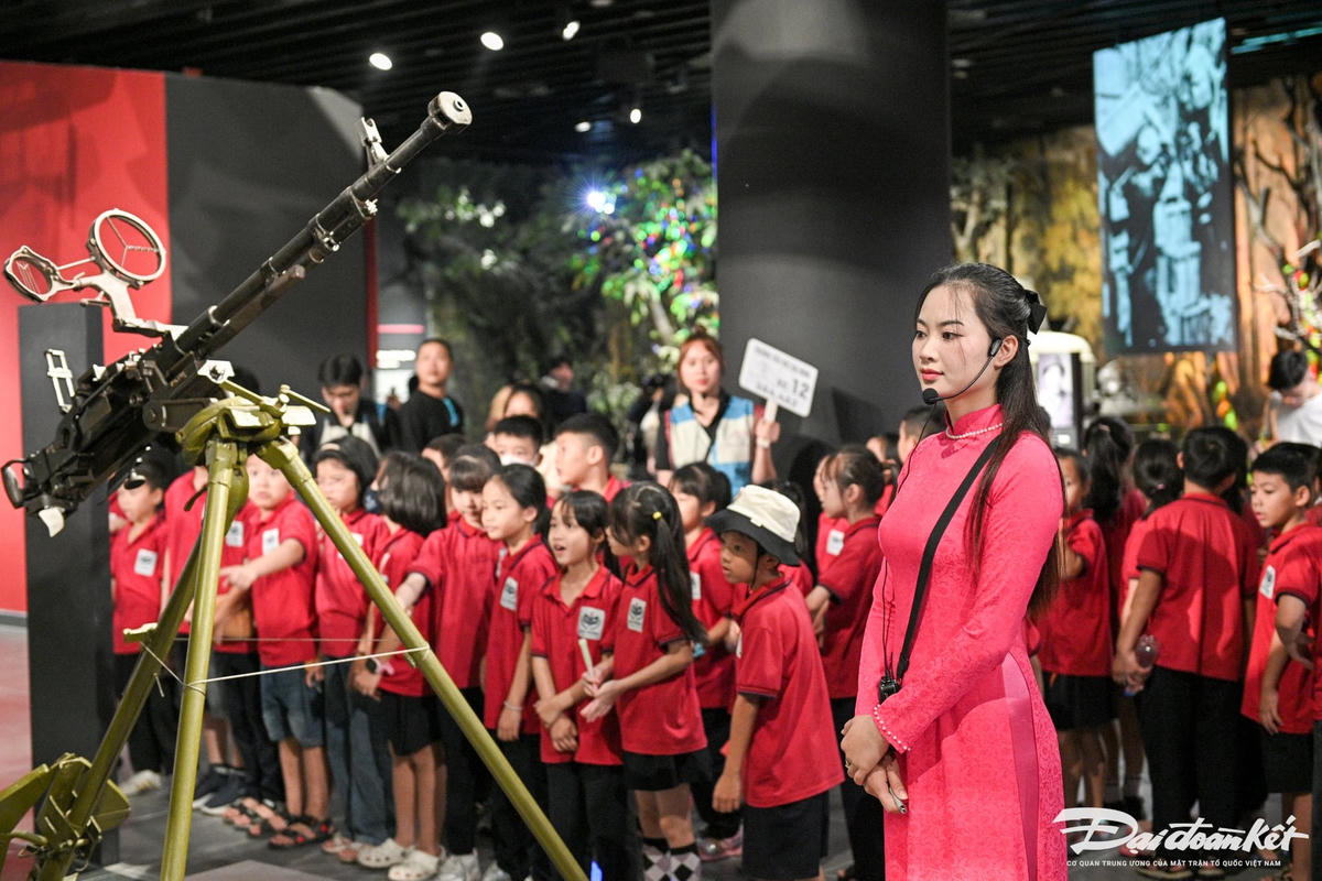 bao_tang-le-khanh3.jpg