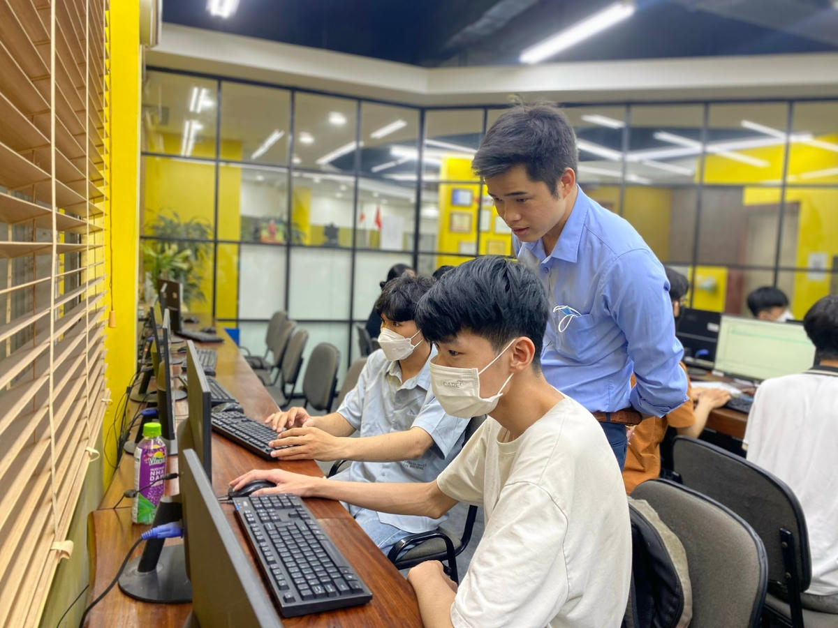 Thiếu hụt nguồn nhân lực đang là thách thức với ngành lập trình game Việt.